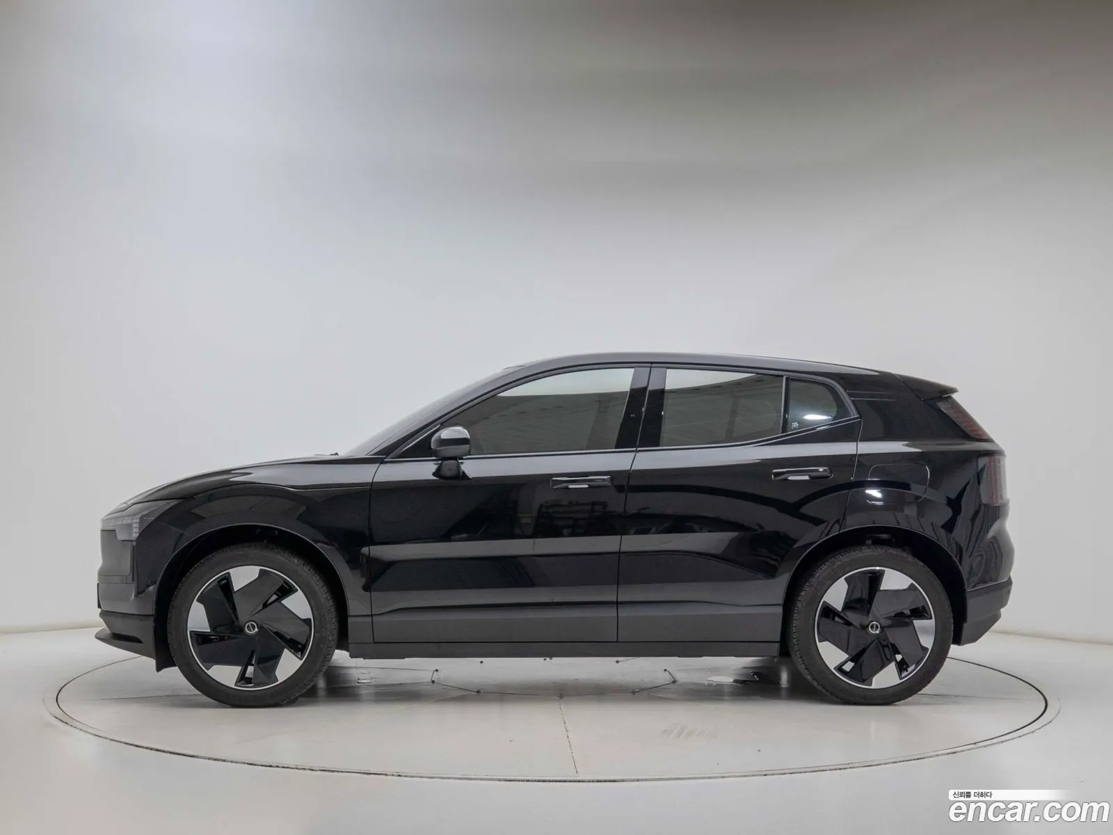 Volvo EX30 2025 — 13
