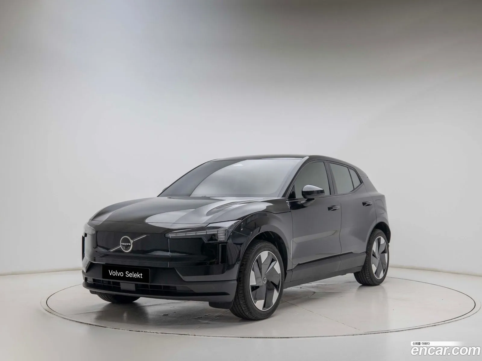 Volvo EX30 2025 — 17