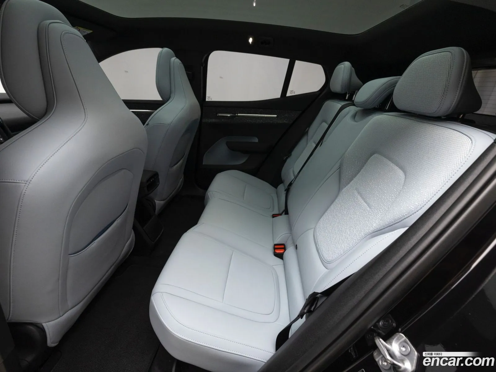 Volvo EX30 2025 — 16