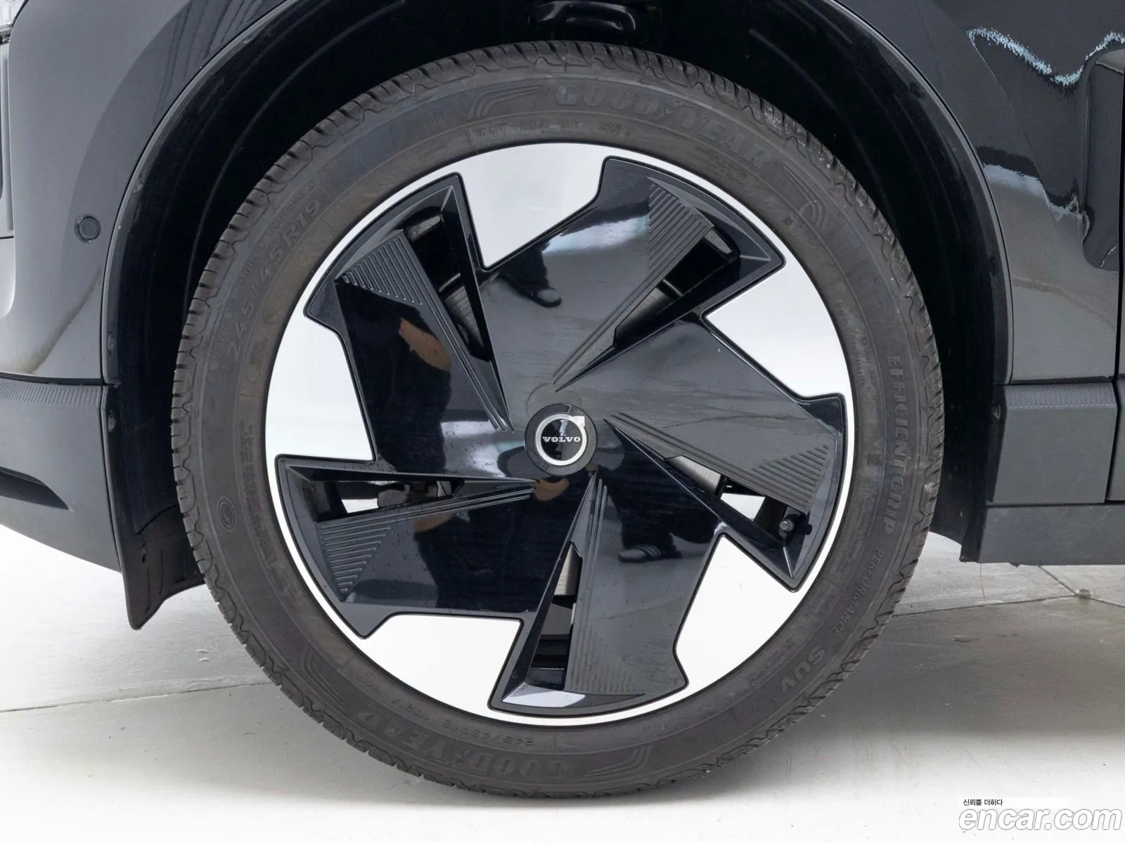 Volvo EX30 2025 — 14