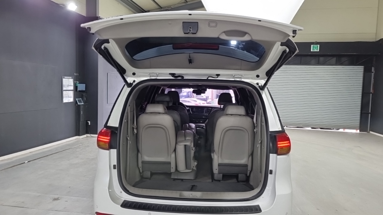 Kia Carnival 2015 — 14