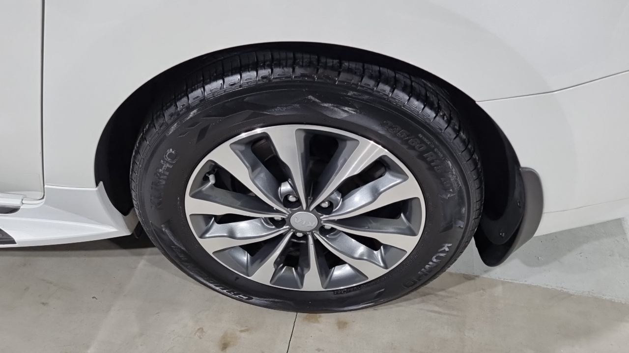 Kia Carnival 2015 — 8