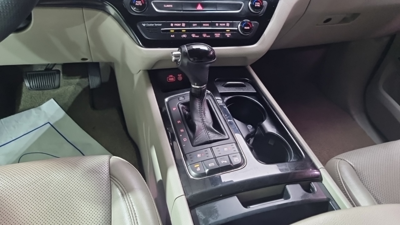 Kia Carnival 2015 — 10