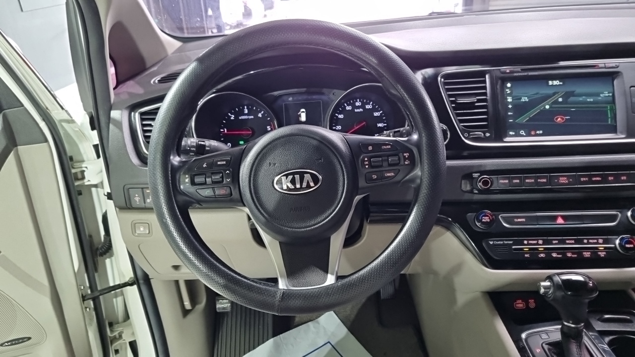 Kia Carnival 2015 — 18