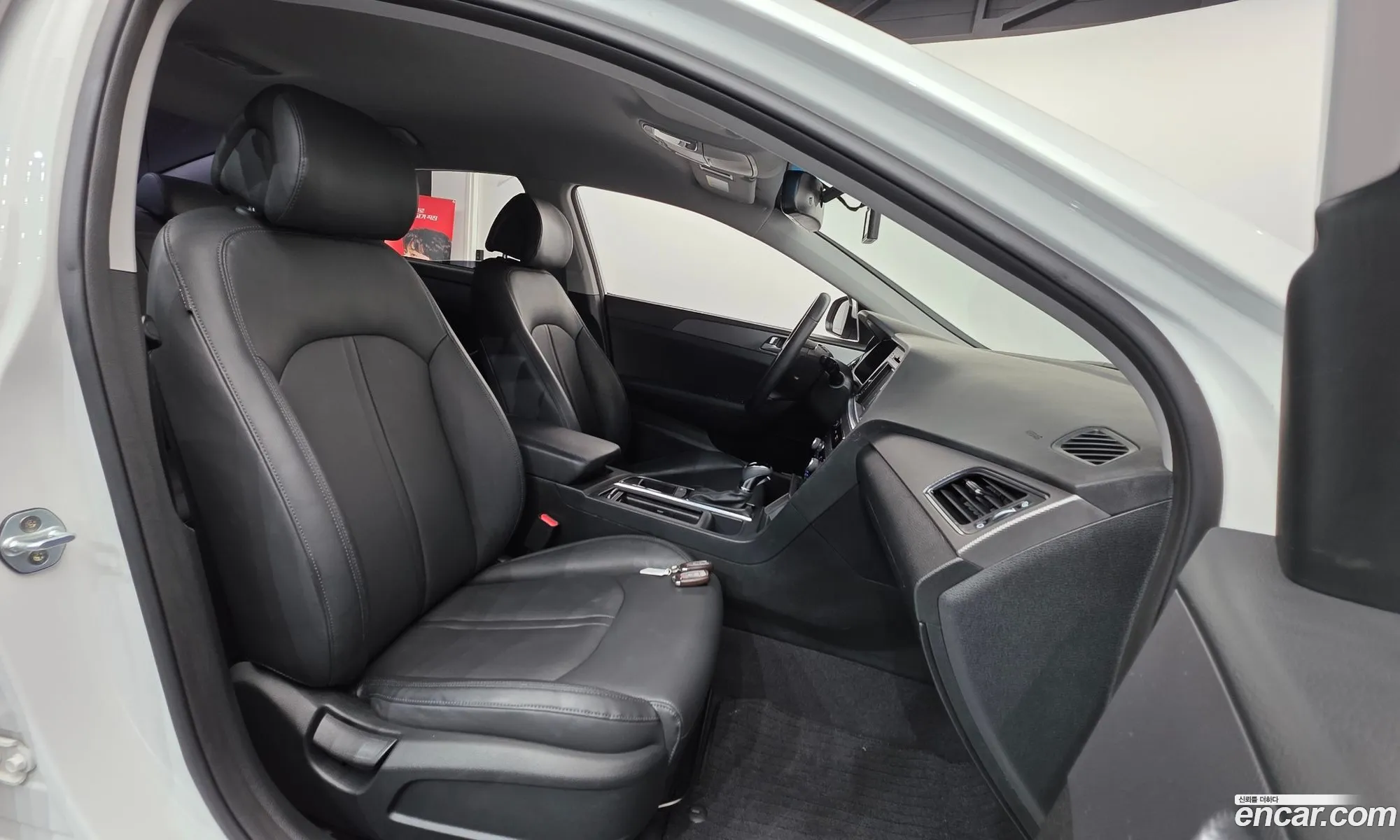 Hyundai LF Sonata 2016 KMHE341DBHA296563 — 14