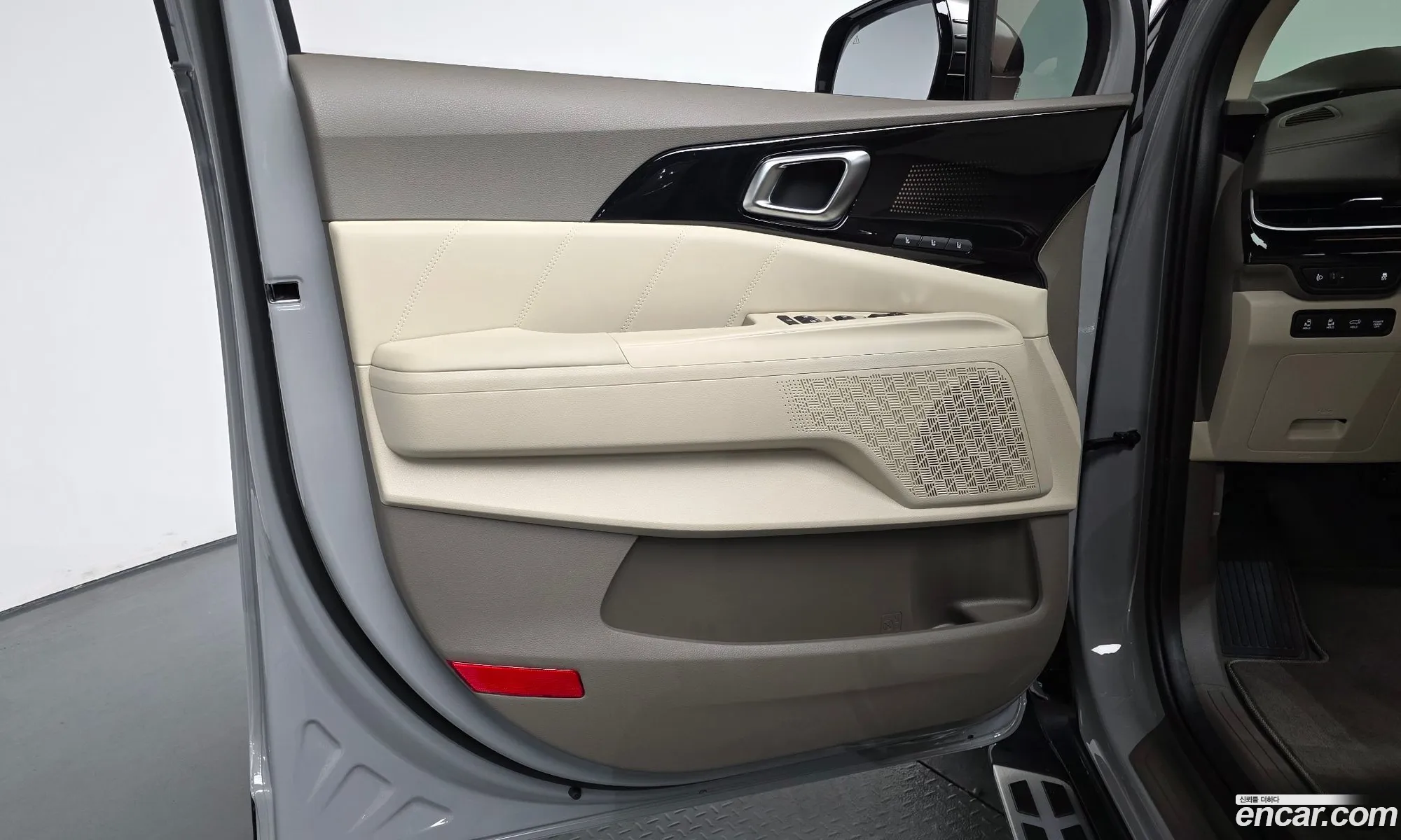 Kia Carnival 2025 — 6