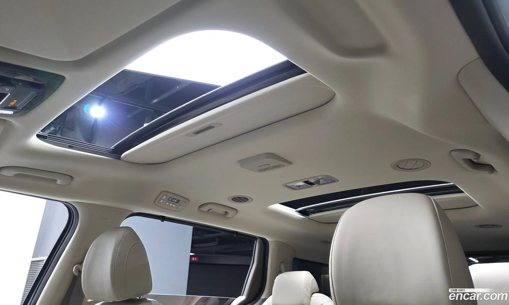 Kia Carnival 2025 — 12