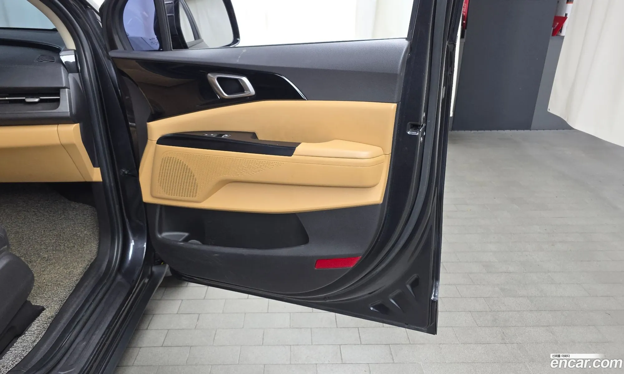 Kia Carnival 2021 KNHNB37BBMS109836 — 5