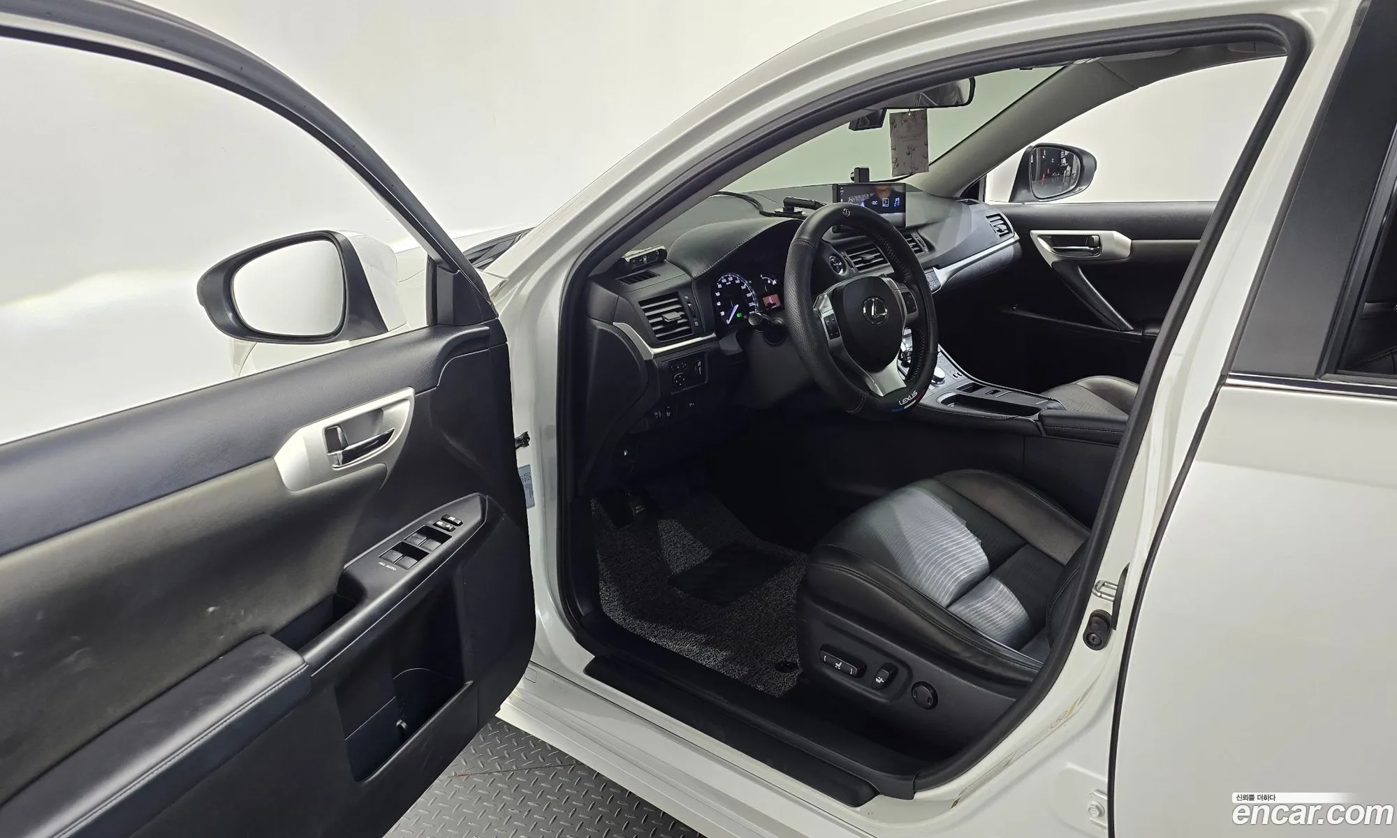 Lexus CT200h 2012 JTHKD5BH3D2126715 — 19