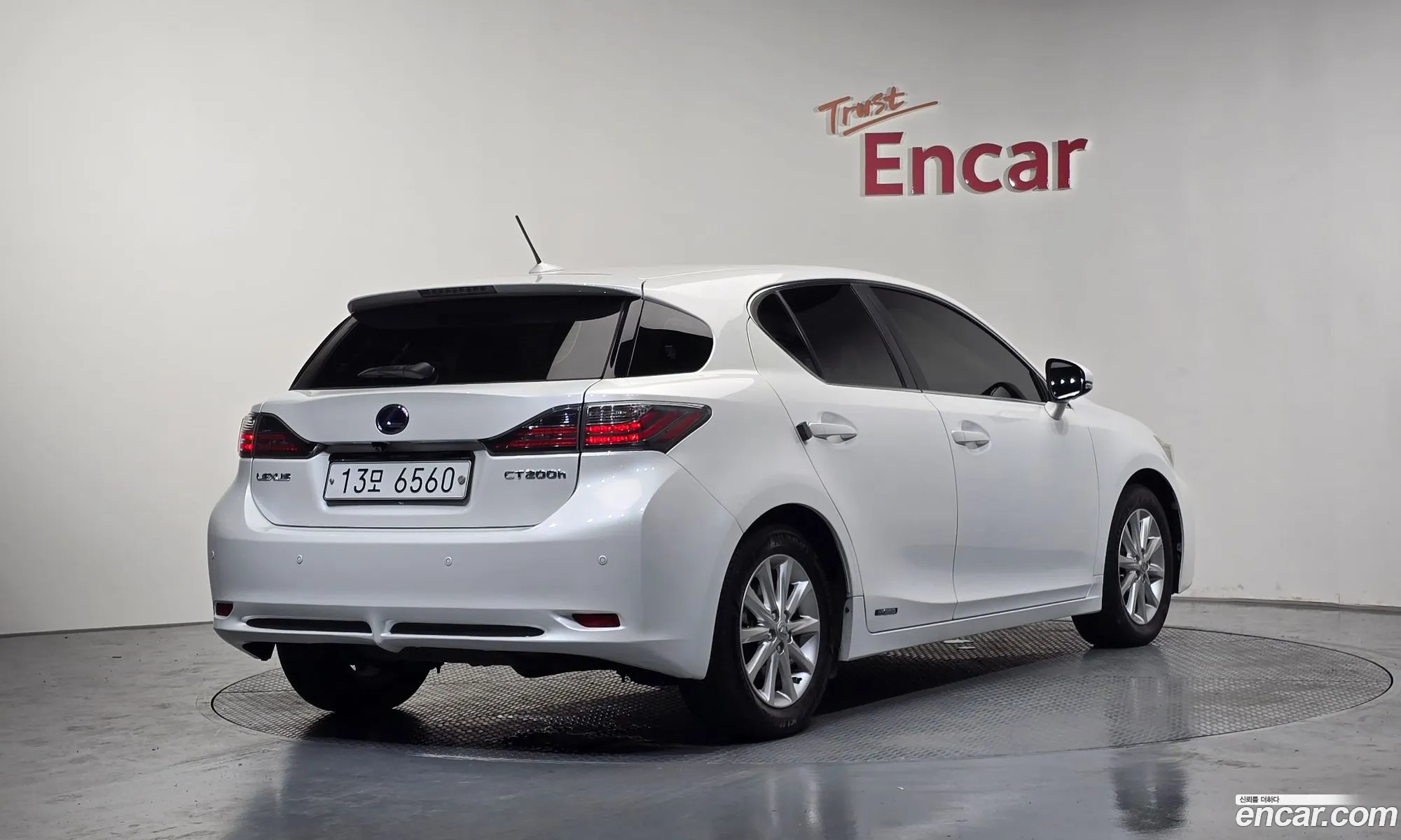 Lexus CT200h 2012 JTHKD5BH3D2126715 — 9