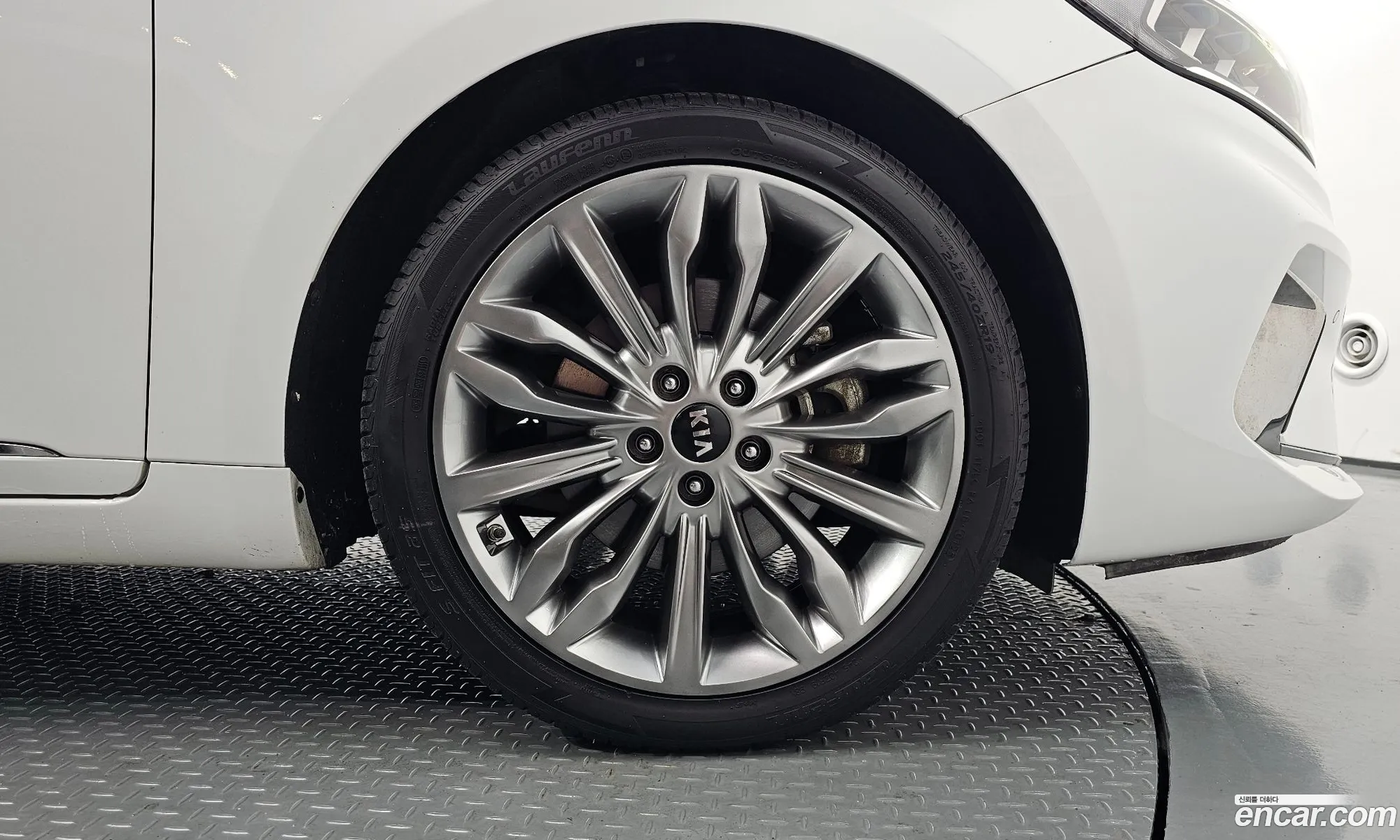 Kia K7 Premier 2019 KNALC41BBLA181653 — 3