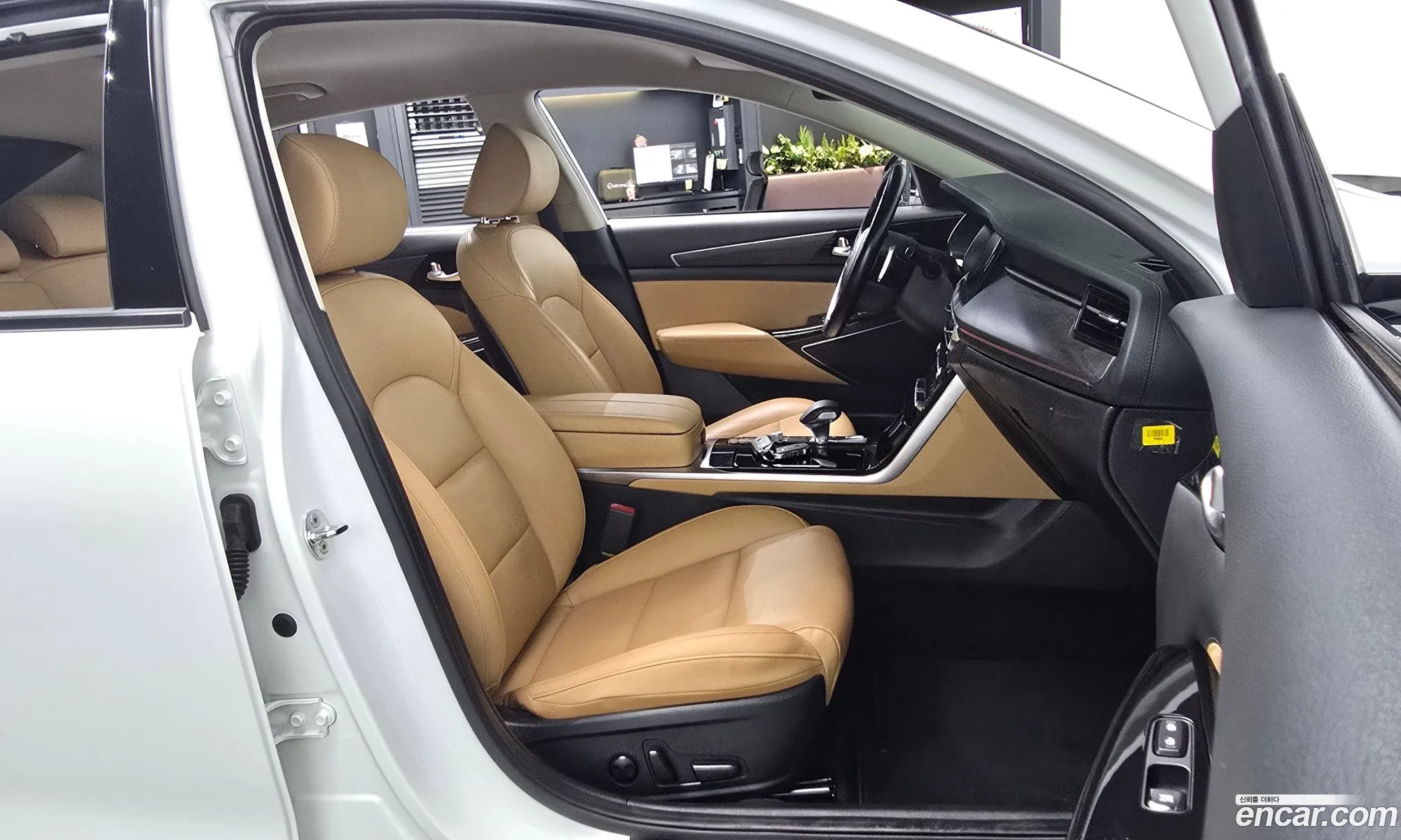 Kia K7 Premier 2019 KNALC41BBLA181653 — 19