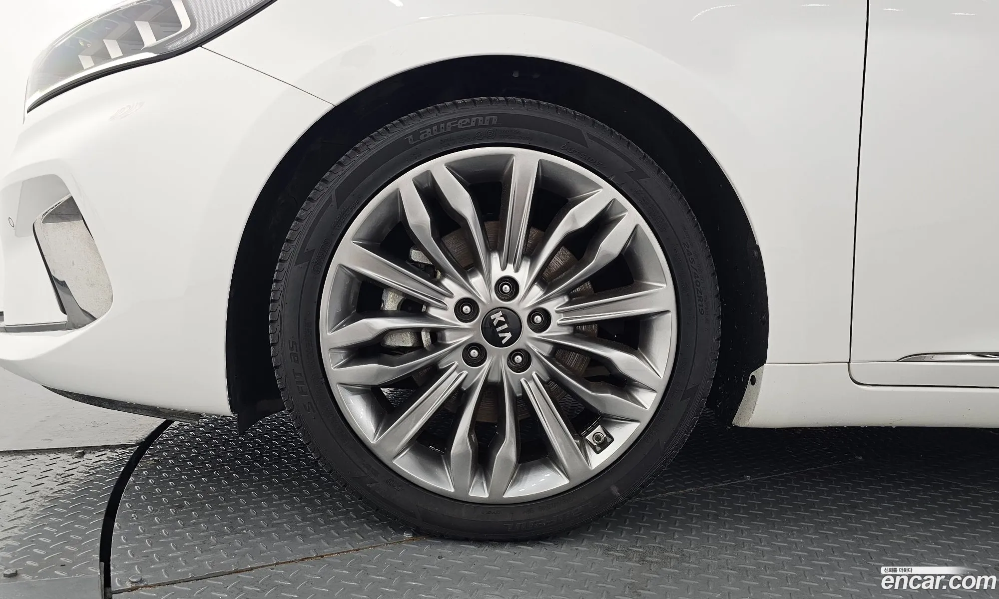 Kia K7 Premier 2019 KNALC41BBLA181653 — 15