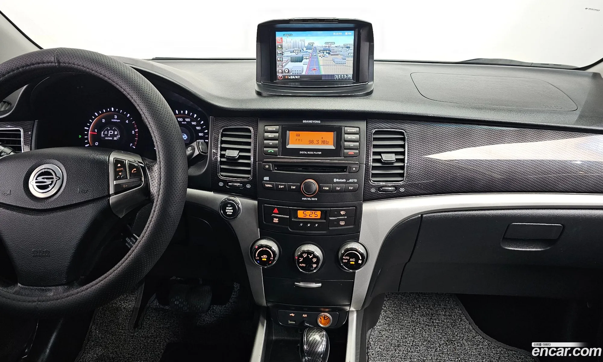 KG Mobility (SsangYong) Korando C 2012 — 11