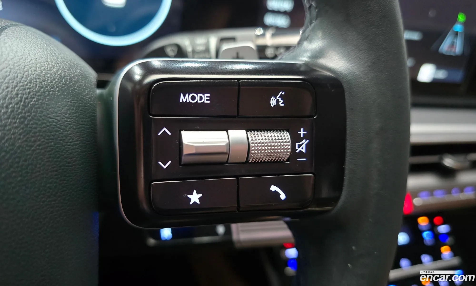 Hyundai Grandeur Hybrid 2023 — 32