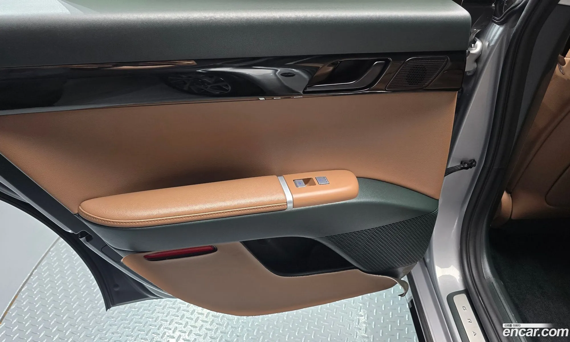 Hyundai Grandeur Hybrid 2023 — 6
