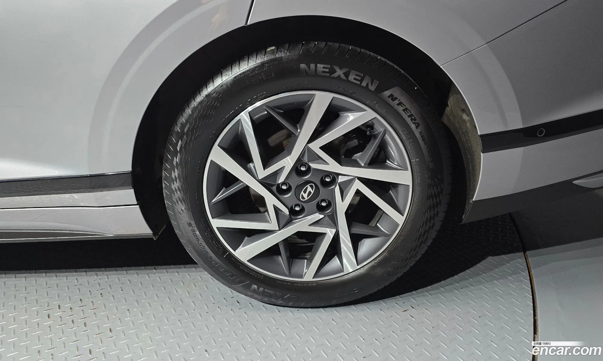 Hyundai Grandeur Hybrid 2023 — 19