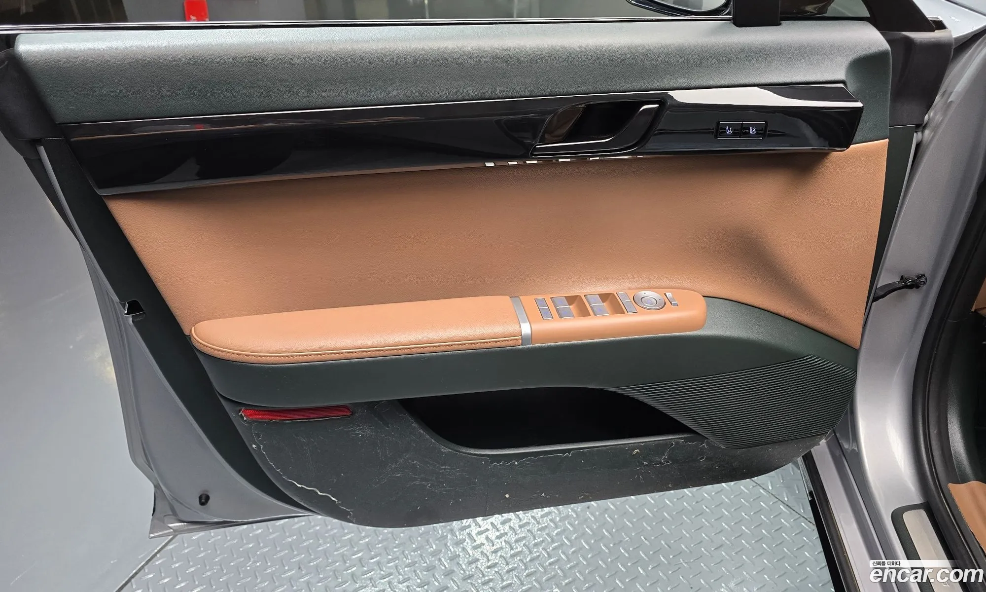 Hyundai Grandeur Hybrid 2023 — 35