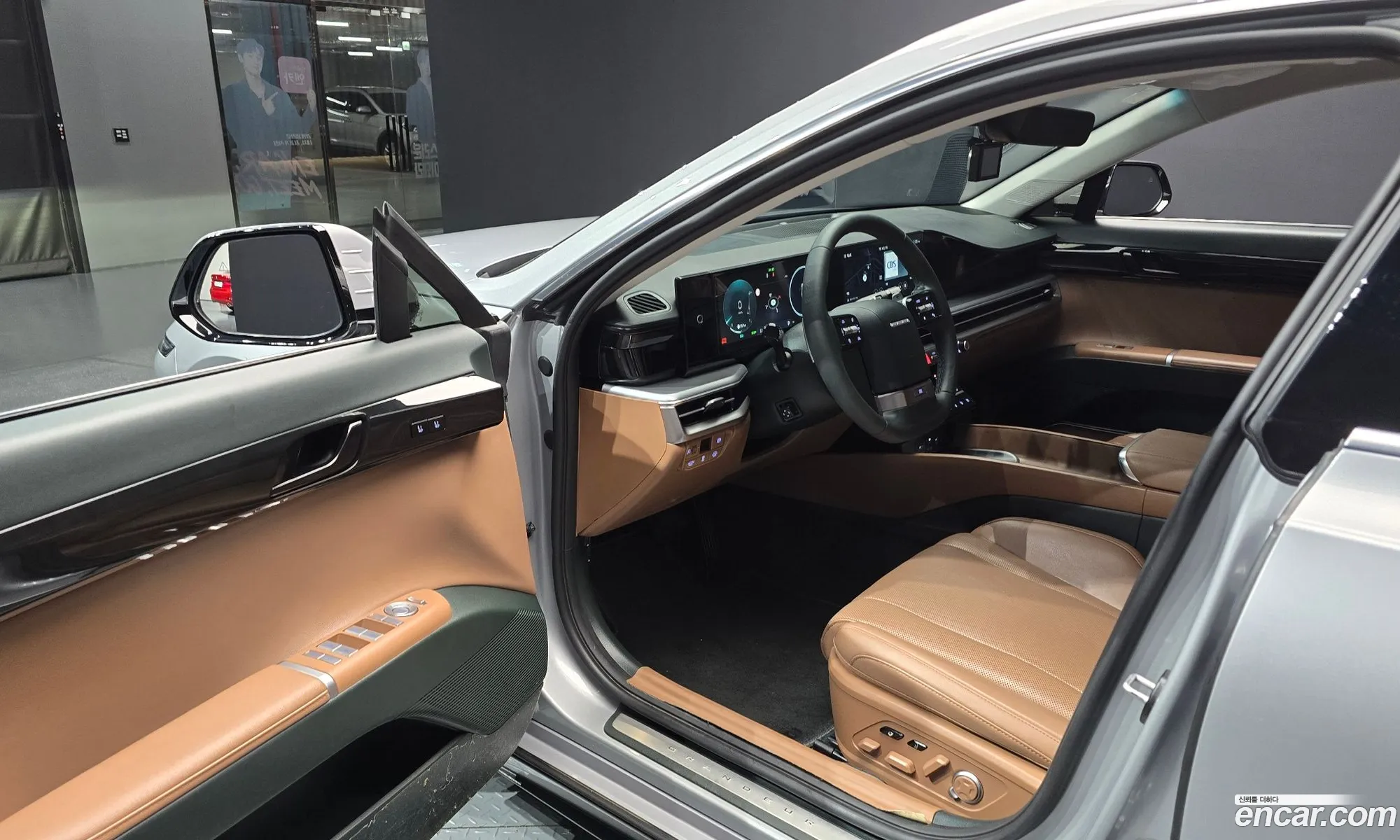 Hyundai Grandeur Hybrid 2023 — 25