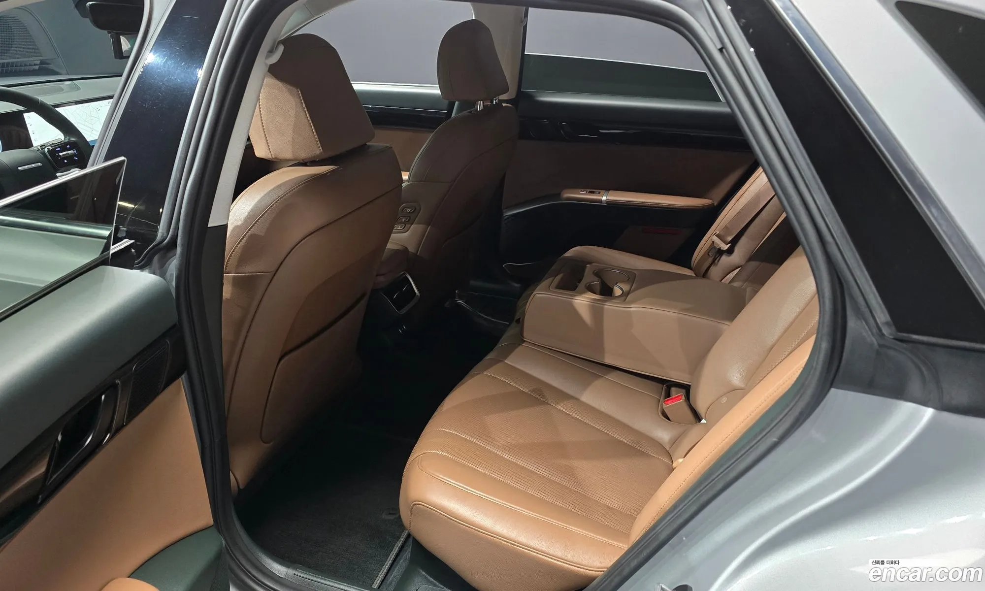 Hyundai Grandeur Hybrid 2023 — 18
