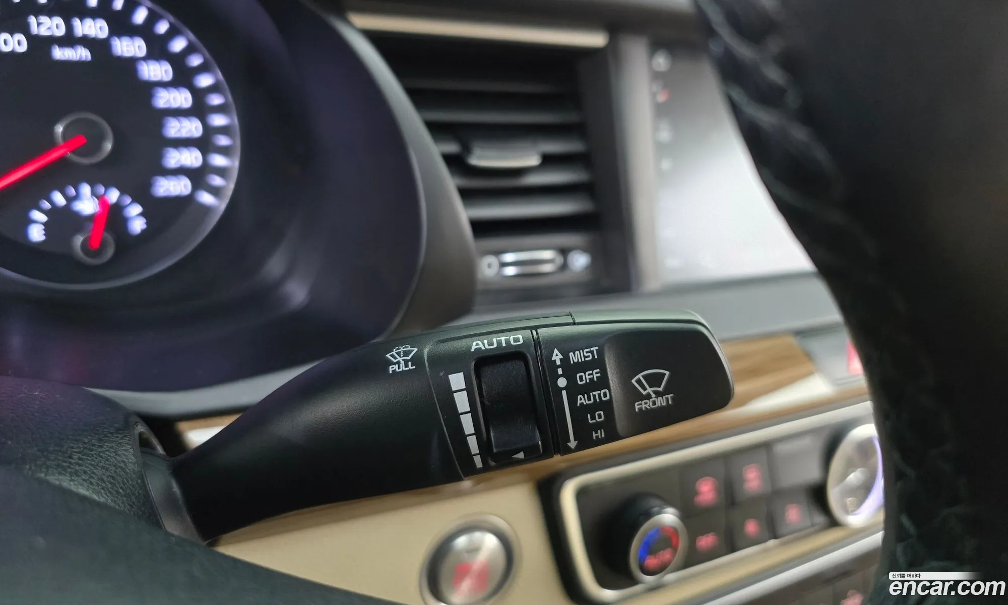 Kia K7 2018 KNALB415BJA151007 — 3
