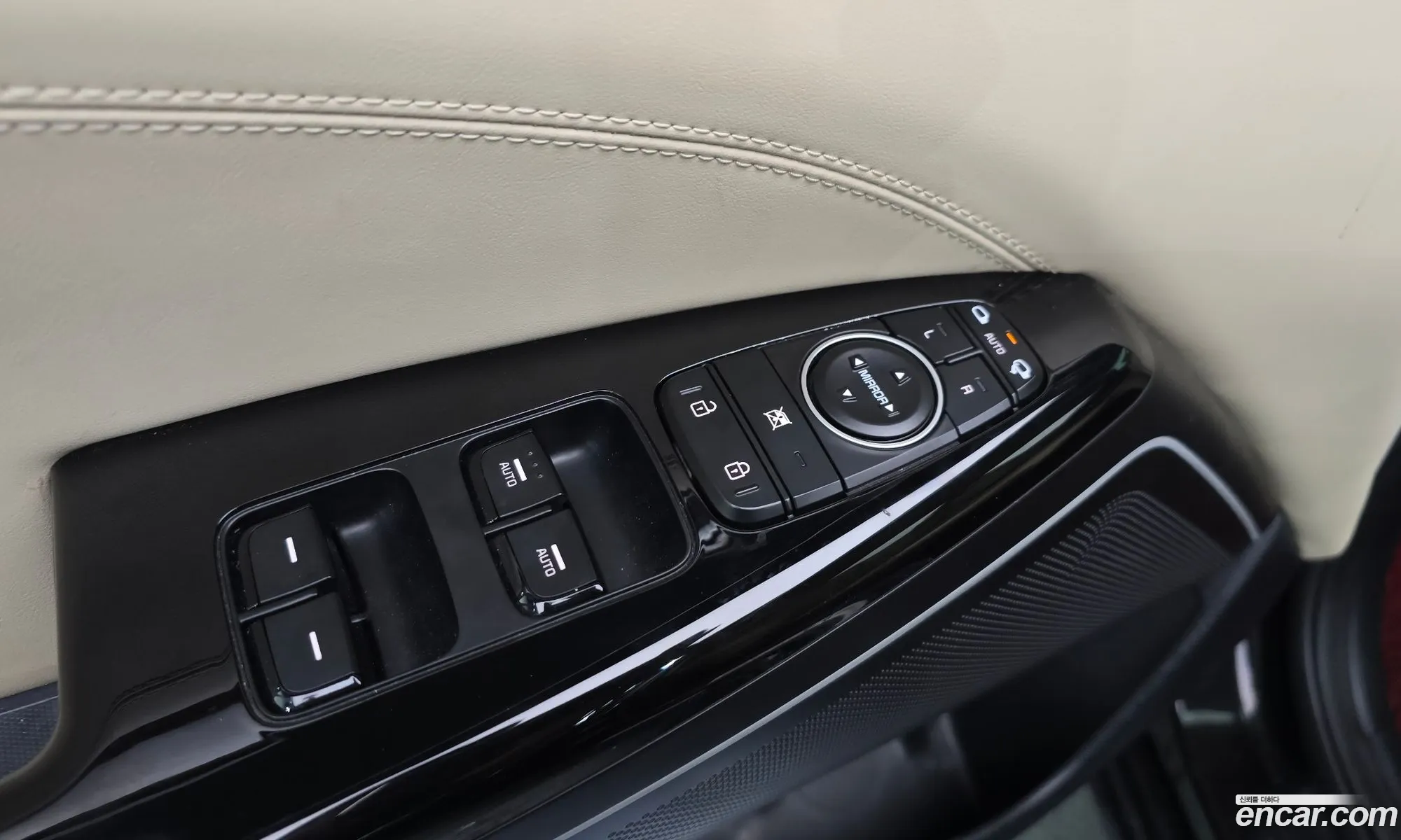 Kia K7 2018 KNALB415BJA151007 — 7