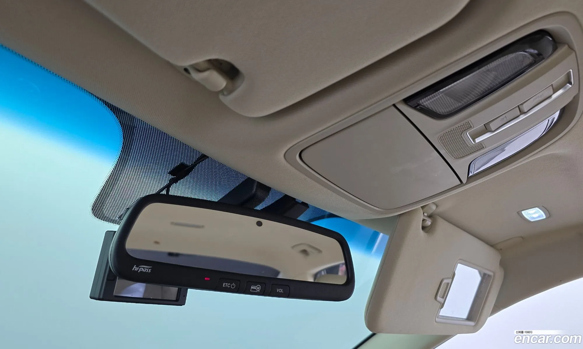 Kia K7 2018 KNALB415BJA151007 — 18