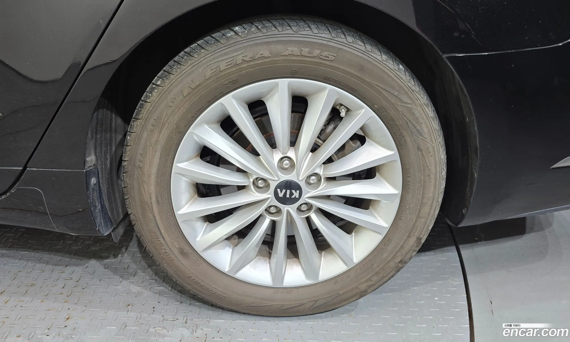 Kia K7 2018 KNALB415BJA151007 — 28