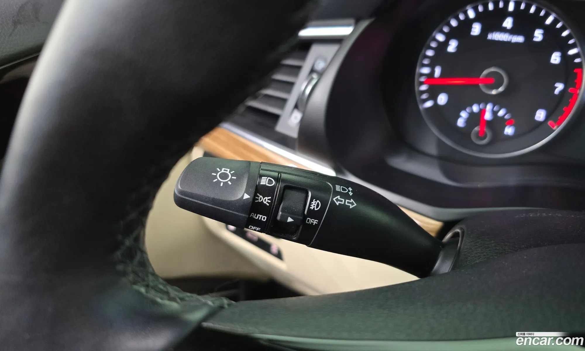 Kia K7 2018 KNALB415BJA151007 — 8