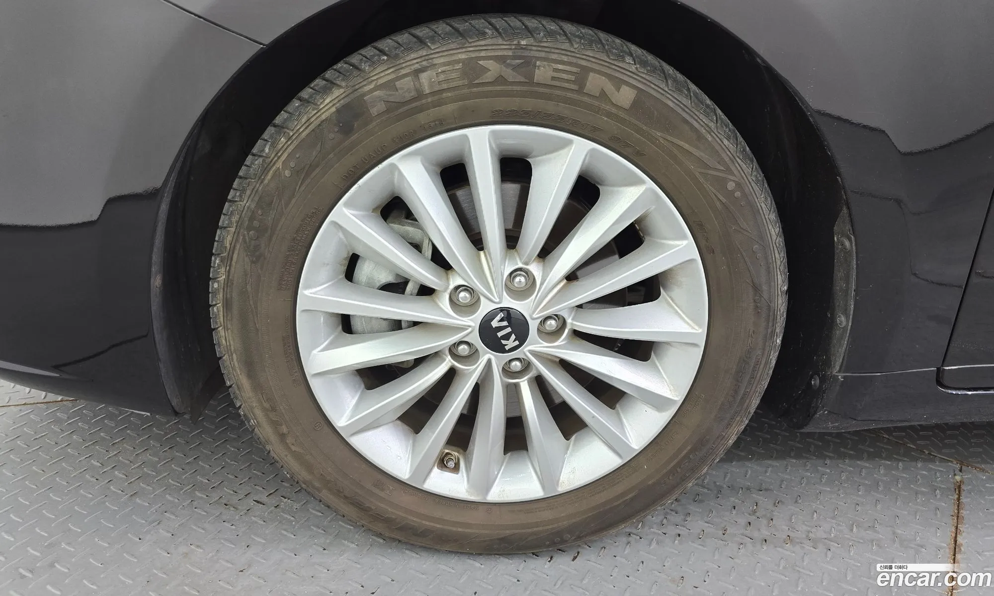 Kia K7 2018 KNALB415BJA151007 — 21