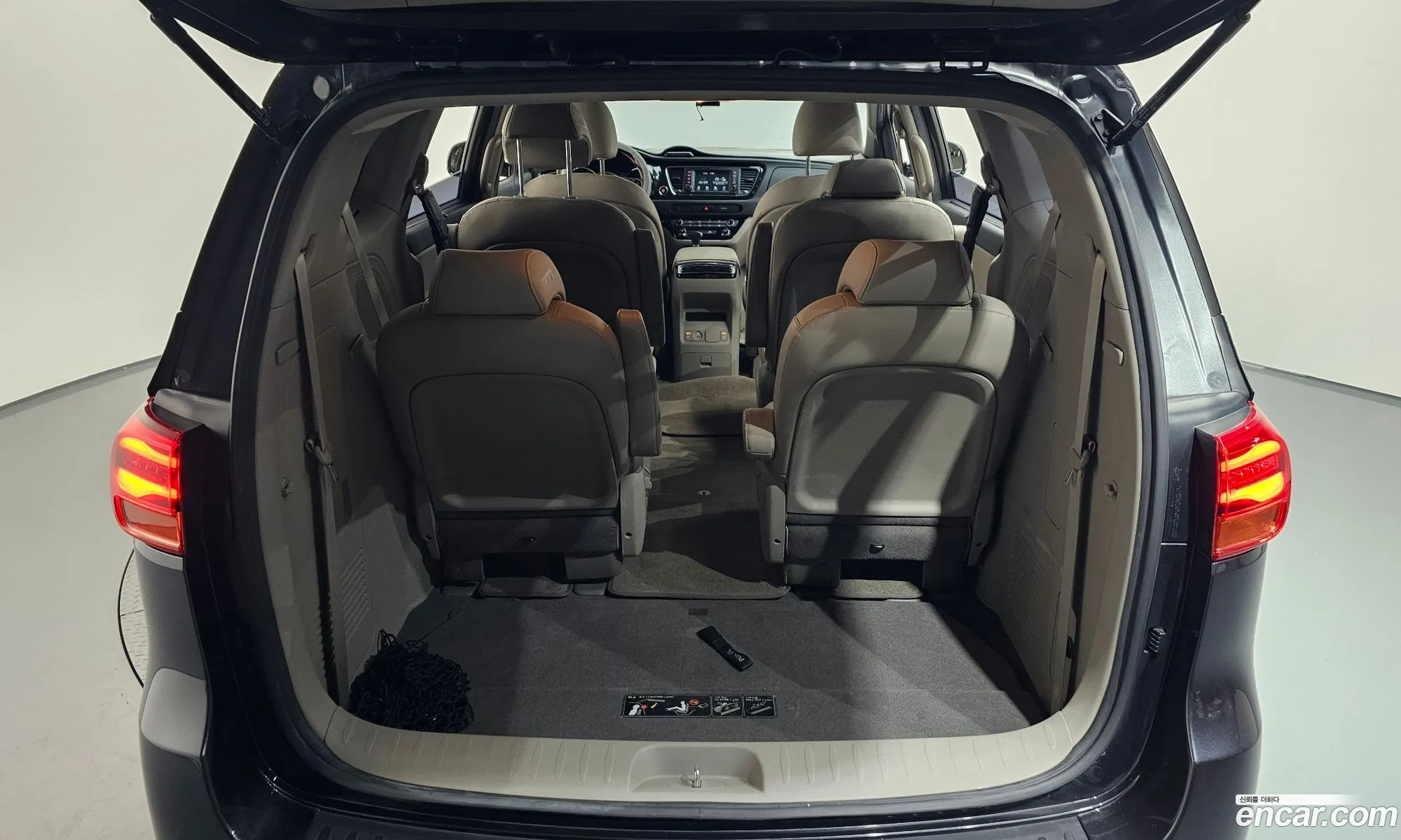 Kia Carnival 2019 — 12