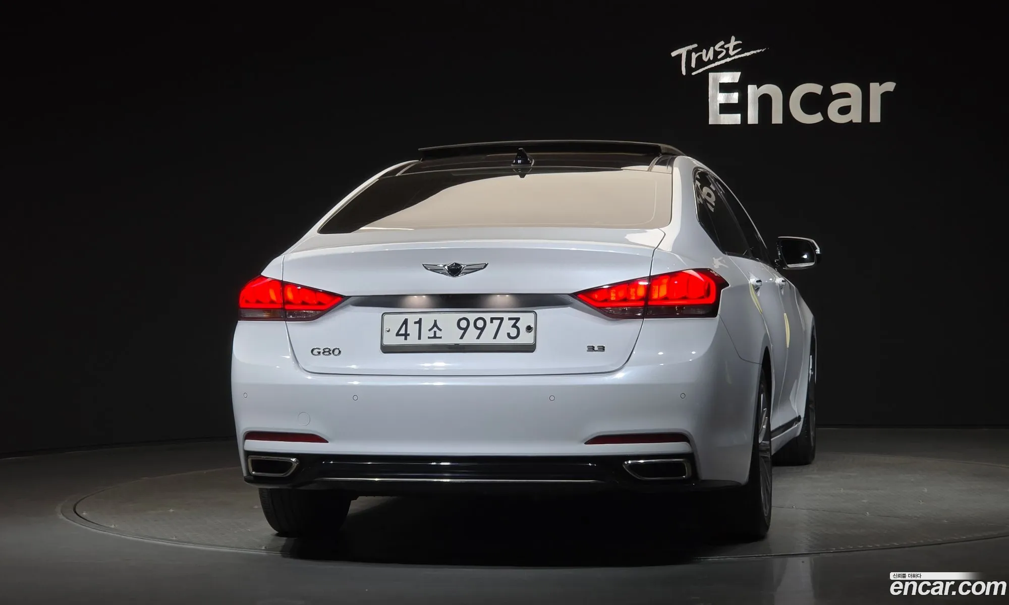 Genesis G80 2018 KMHGL41DBJU290229 — 12