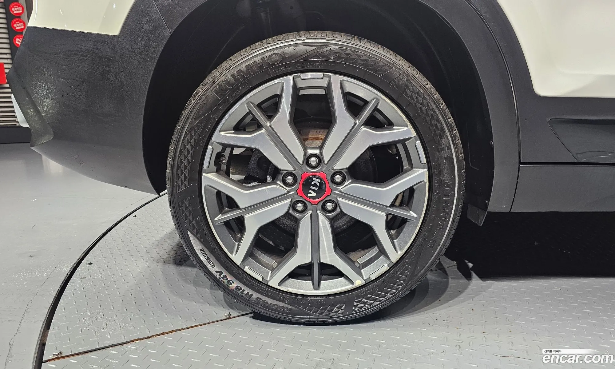 Kia Seltos 2019 KNAET812GLK034802 — 10