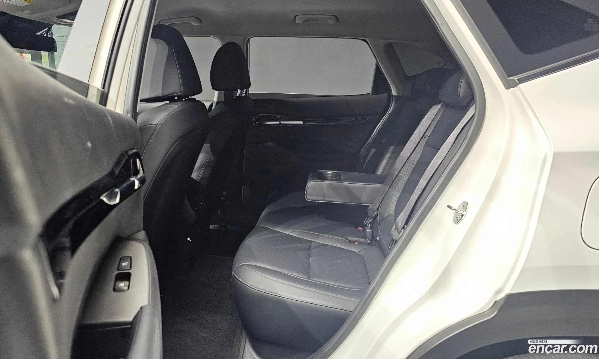 Kia Seltos 2019 KNAET812GLK034802 — 3