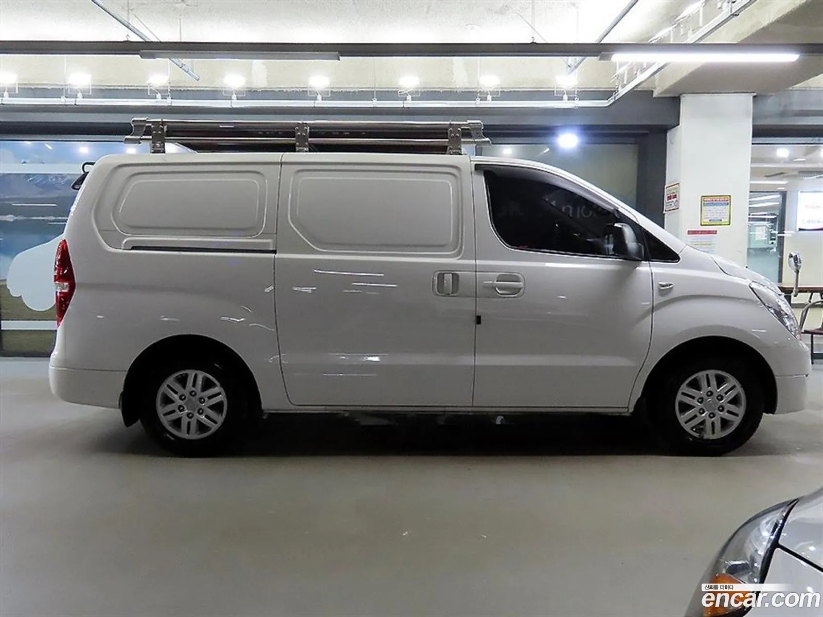 Hyundai Grand Starex 2017 — 13