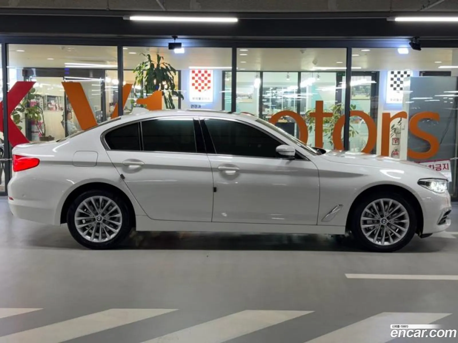 BMW 5 Series 2020 — 17