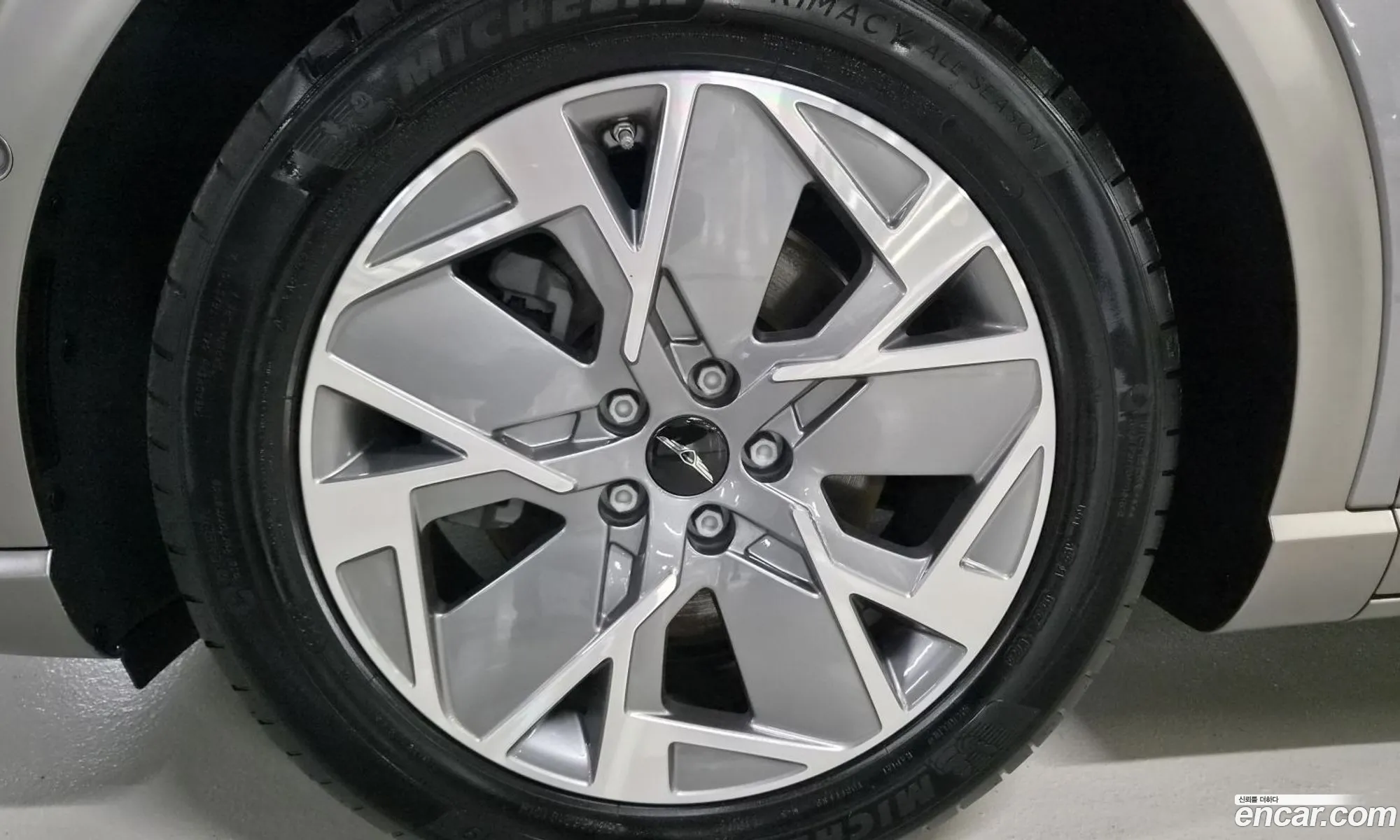 Genesis GV60