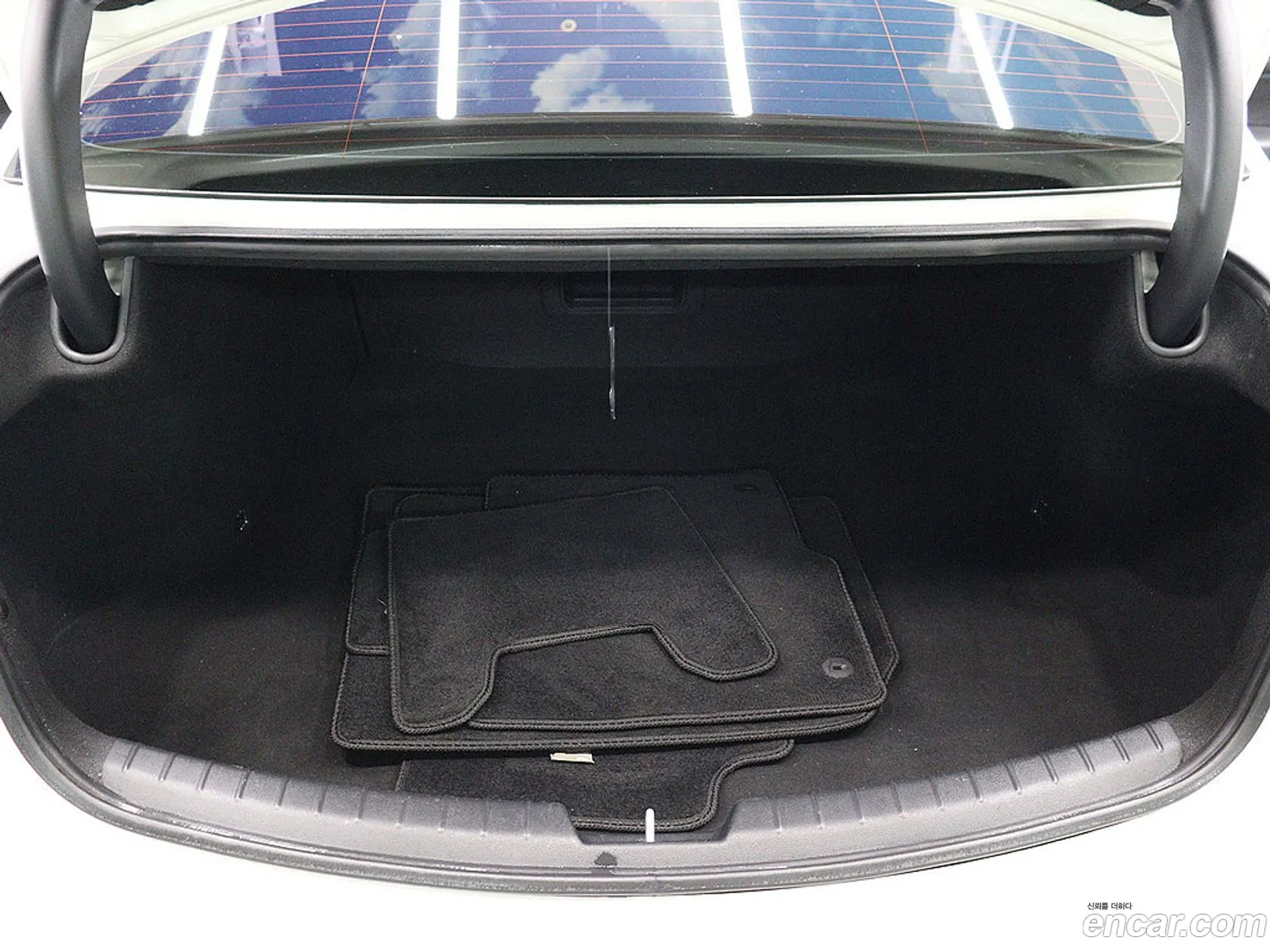 Kia K7 2019 — 7