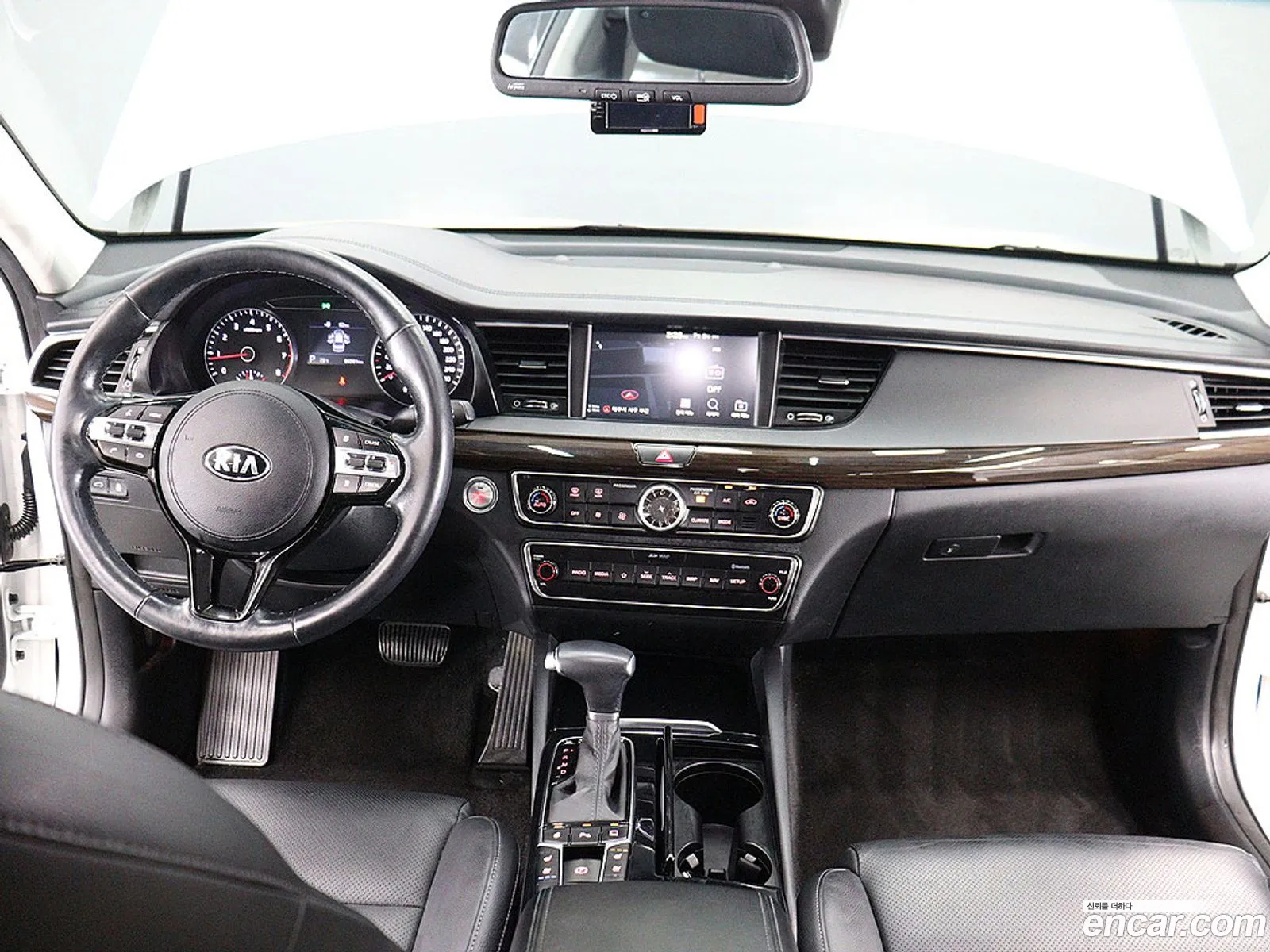 Kia K7 2019 — 13