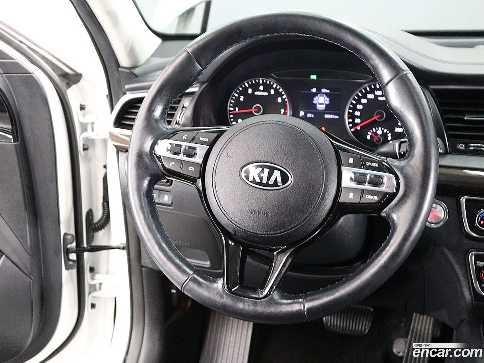 Kia K7 2019 — 2