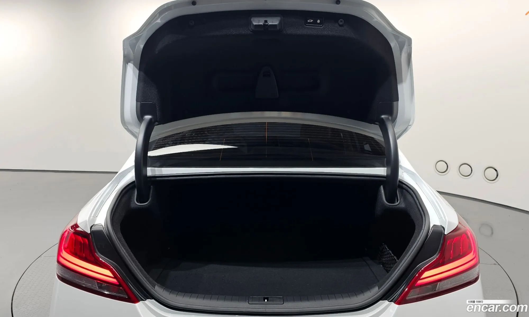 Genesis G70 2019 KMTG341ABLU058865 — 11
