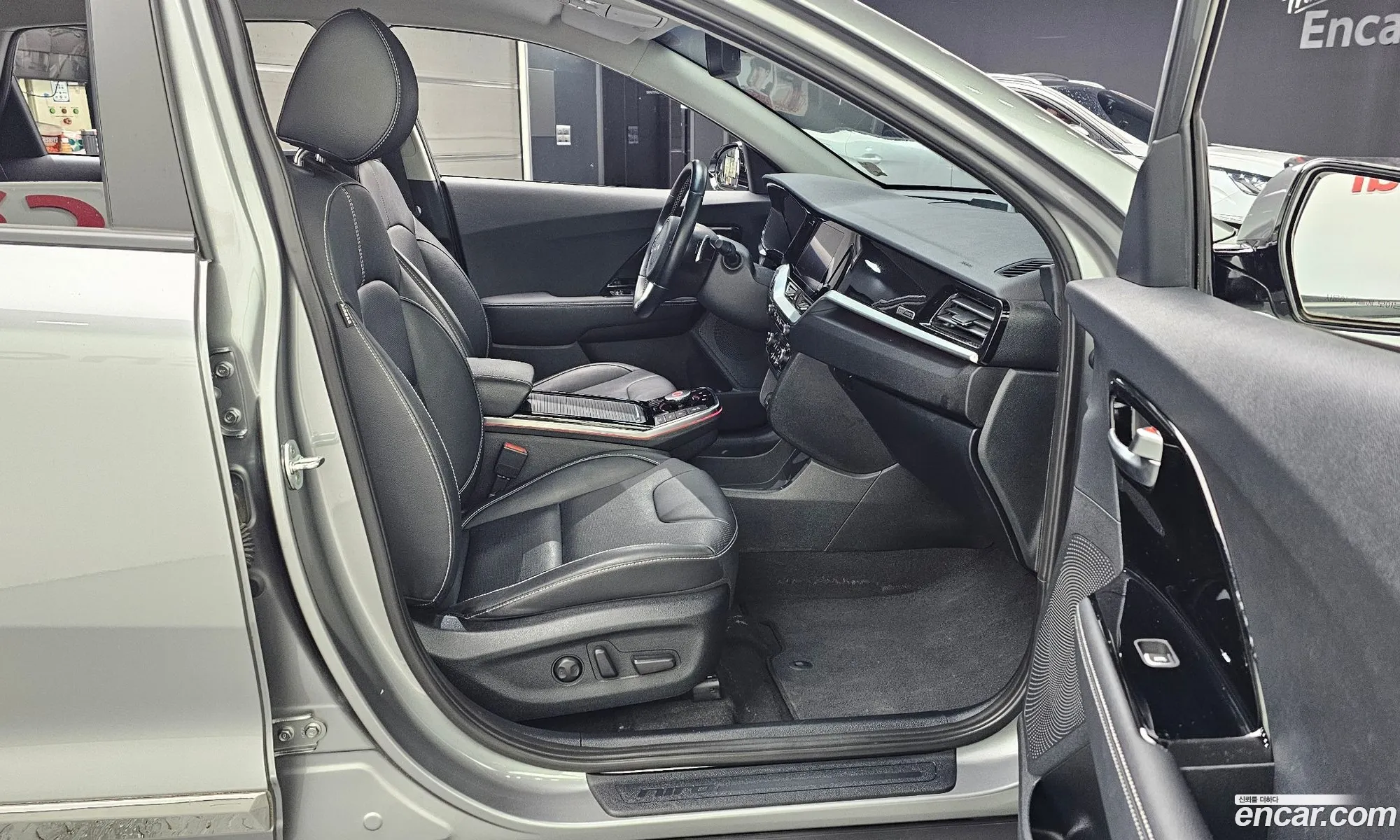 Kia Niro EV 2021 KNACB81GFNA128549 — 6