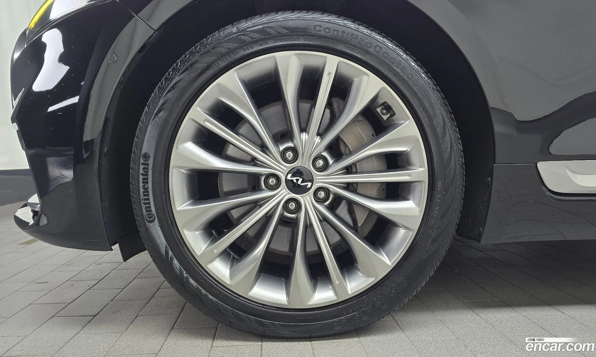 Kia K9 2021 — 9