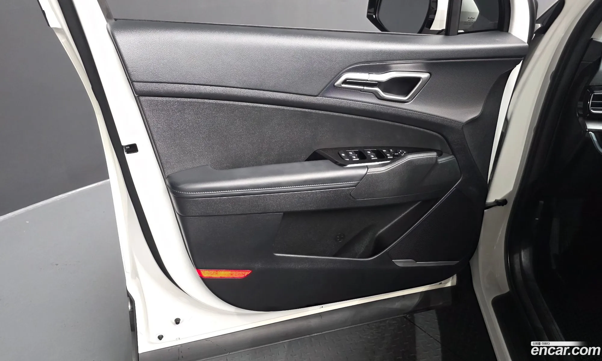 Kia Sportage Hybrid 2023 — 10
