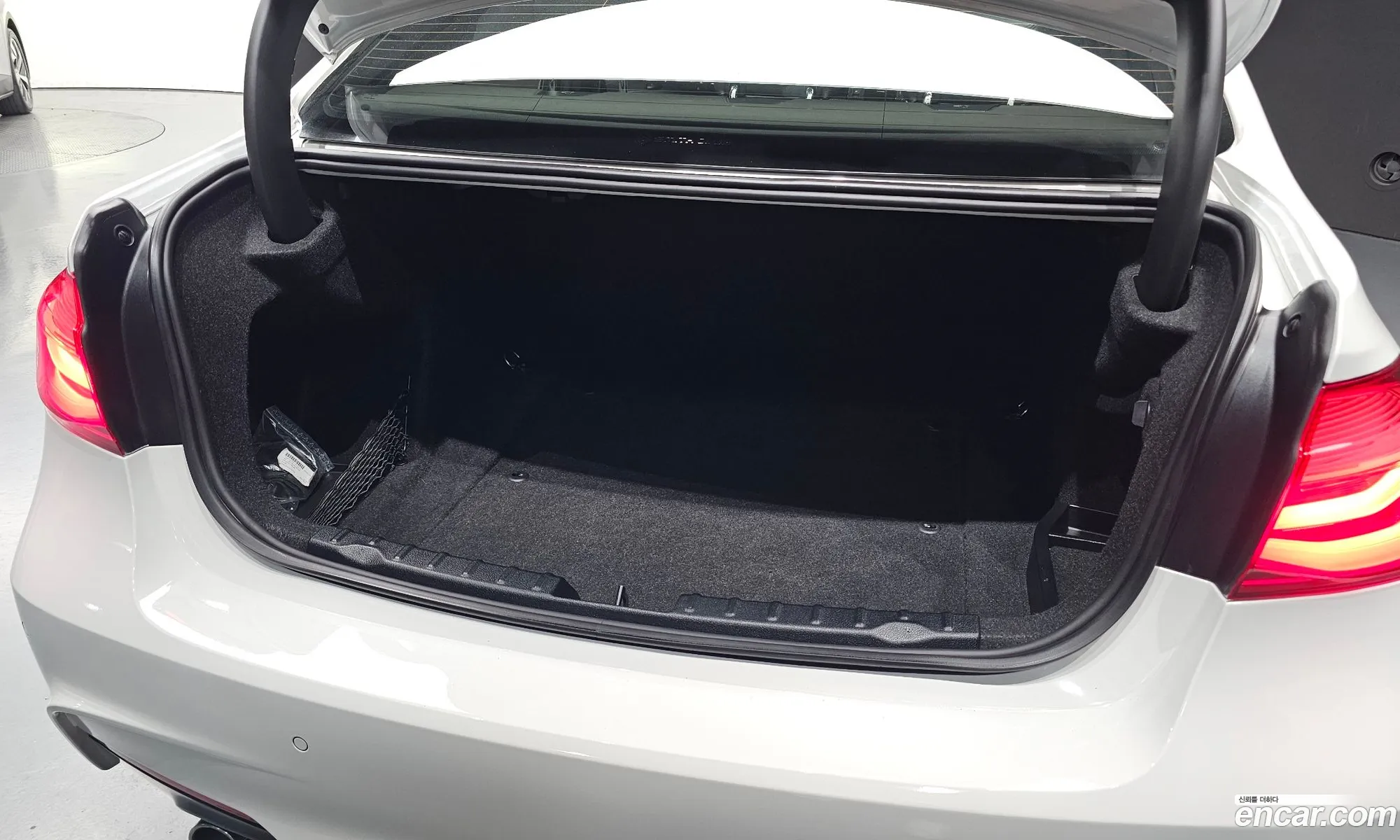 BMW 3 Series 2016 WBA8A9103HK882359 — 17