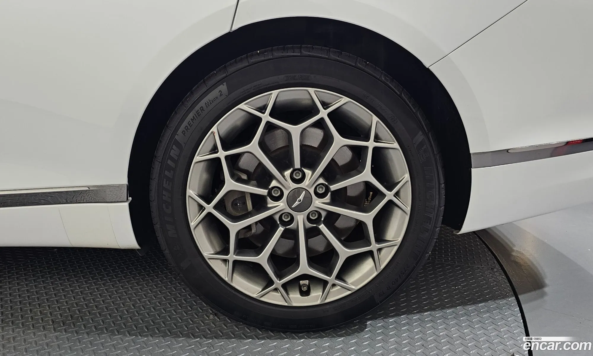 Genesis G80 2022 KMTGB41CDNU132851 — 6