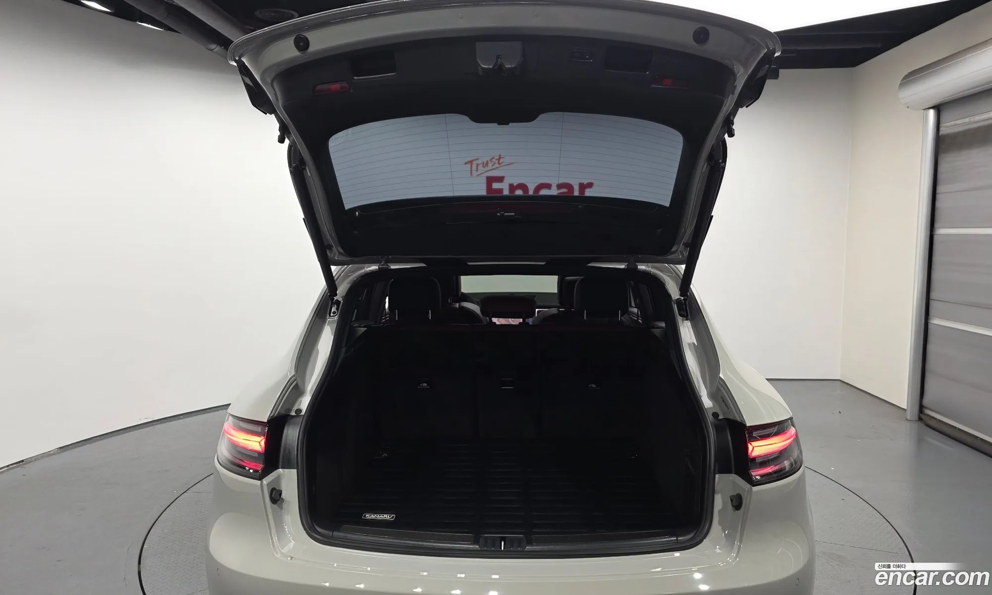 Porsche Macan 2023 WP1AF2955PLB55714 — 16