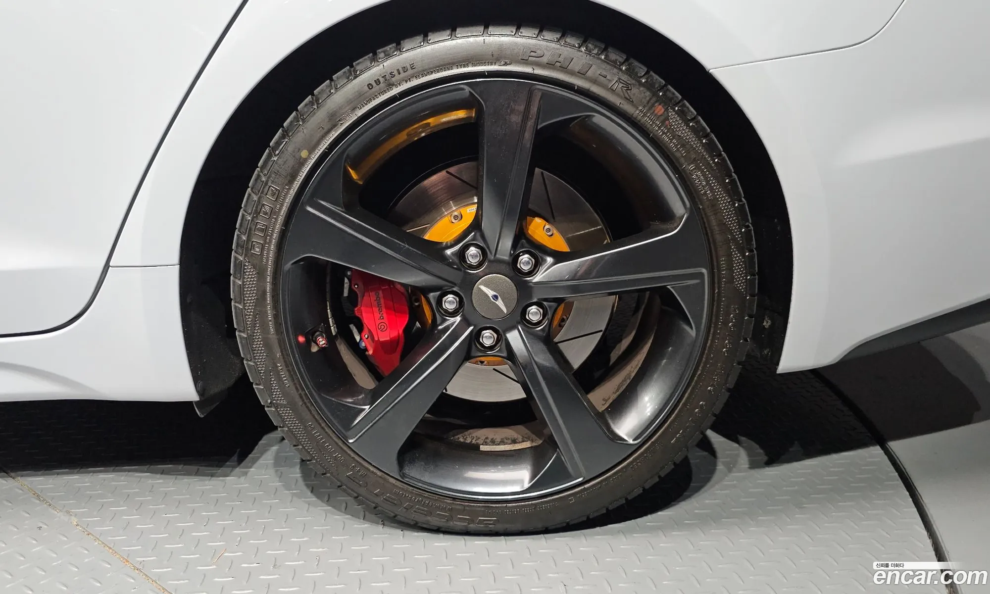 Genesis G70 2019 KMTG541EBKU048947 — 16