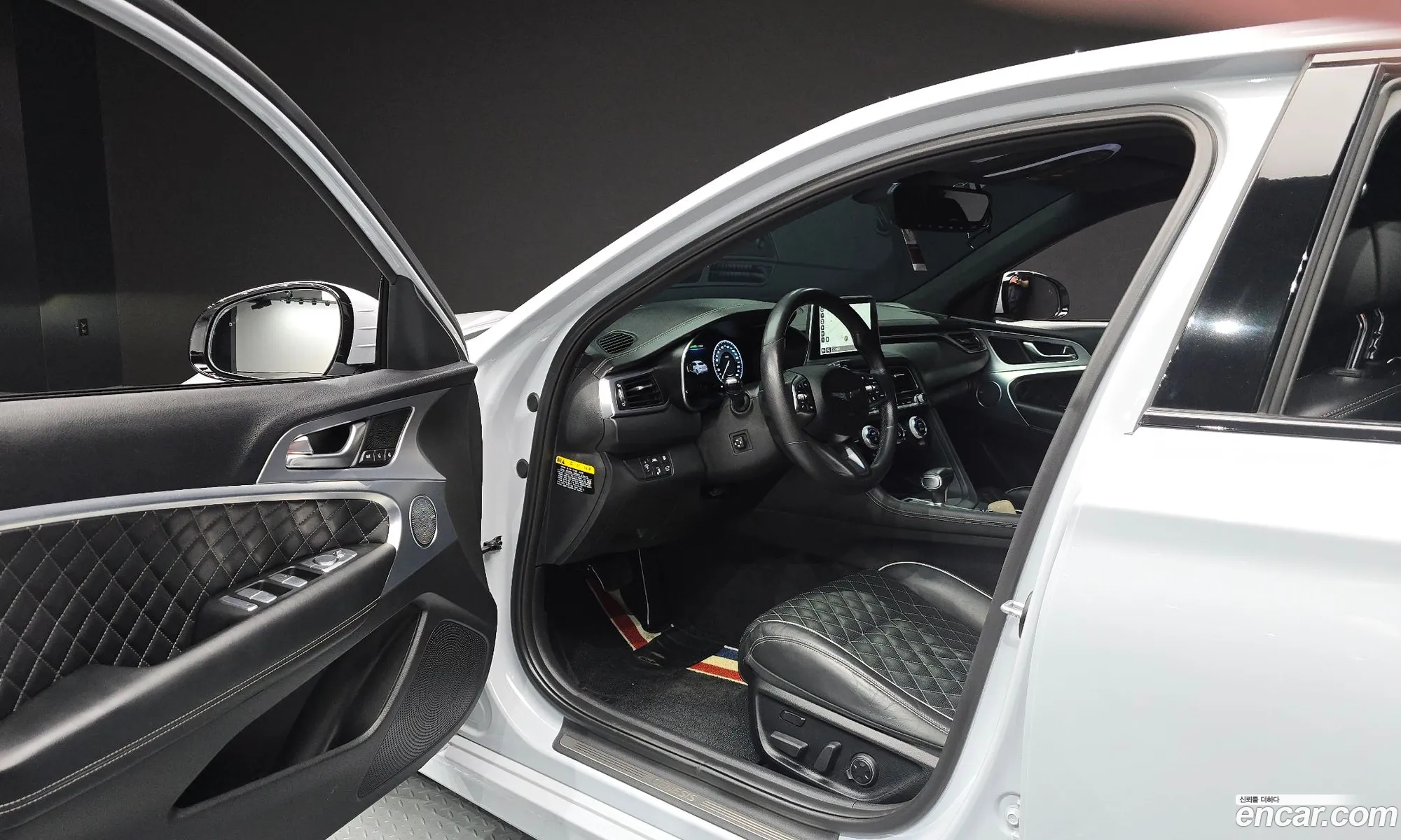 Genesis G70 2019 KMTG541EBKU048947 — 13