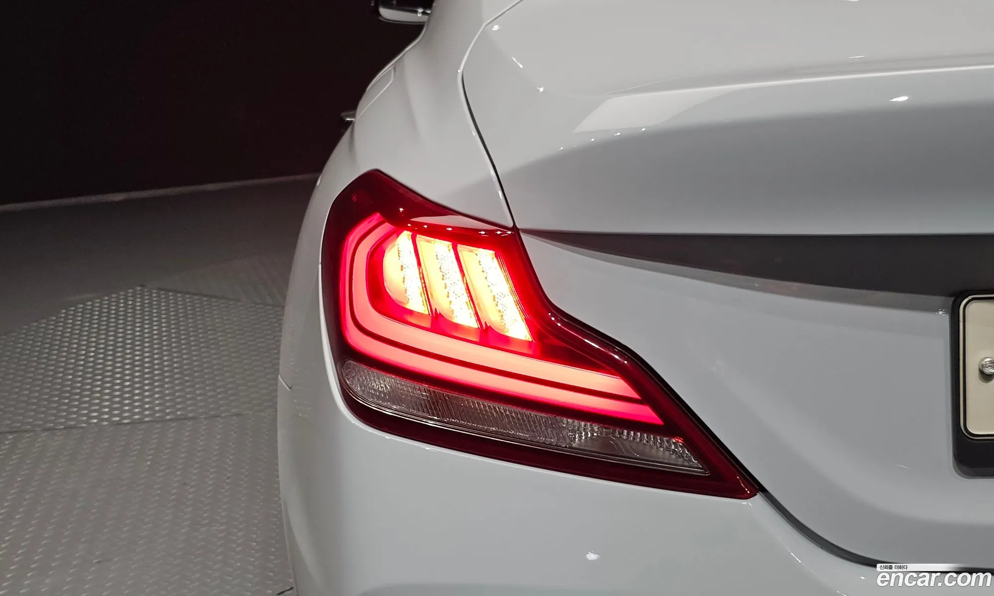 Genesis G70 2019 KMTG541EBKU048947 — 7